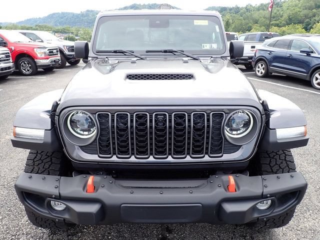 Used 2025 Jeep Gladiator Mojave AWD/4WD image 9