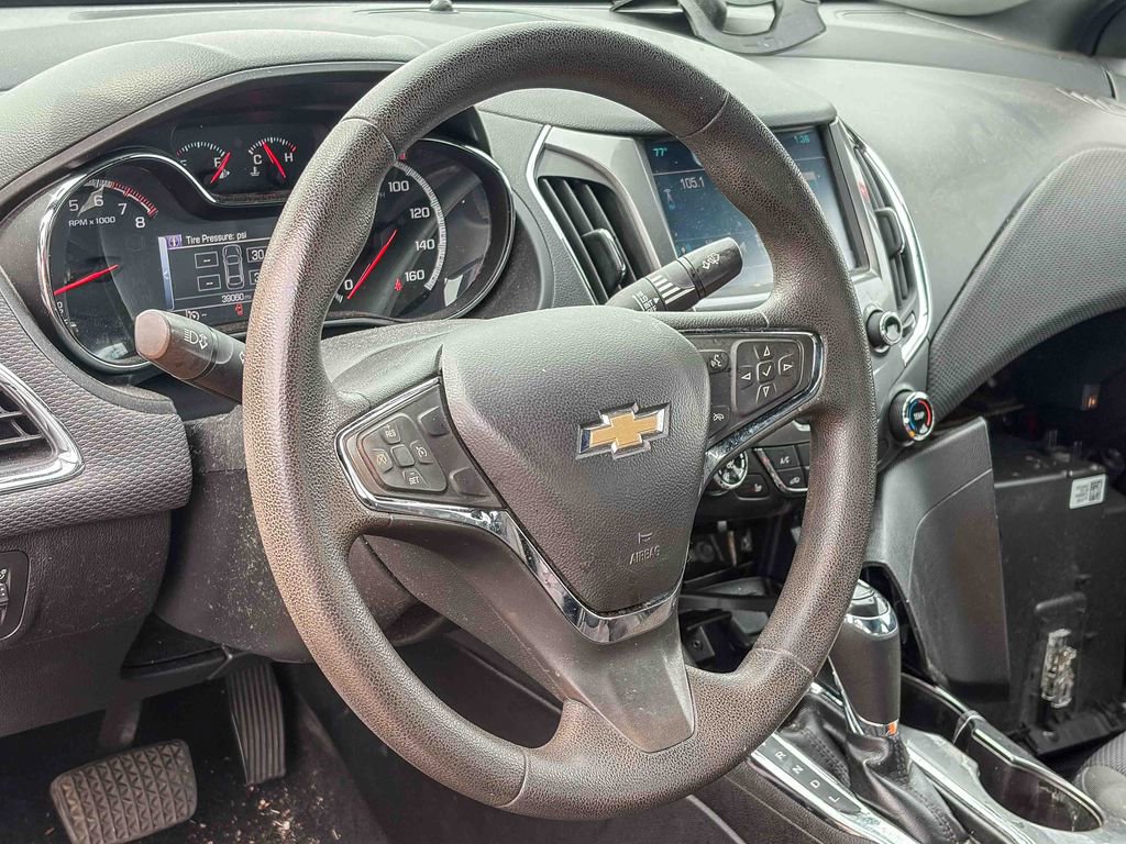 Used 2016 Chevrolet Cruze LT w/ Sun And Sound Package image 9
