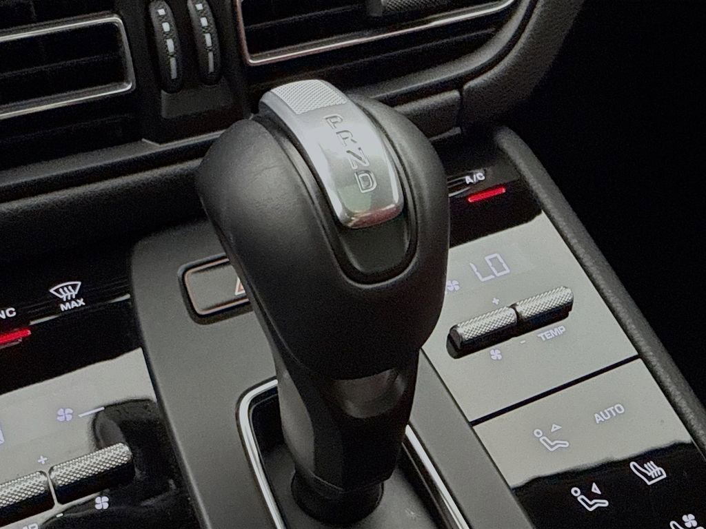 Certified 2025 Porsche Macan image 21