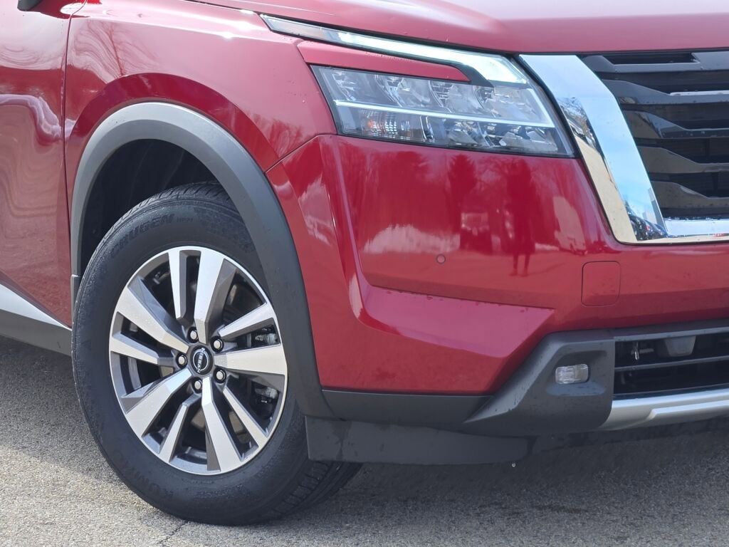 Used 2022 Nissan Pathfinder SL image 3