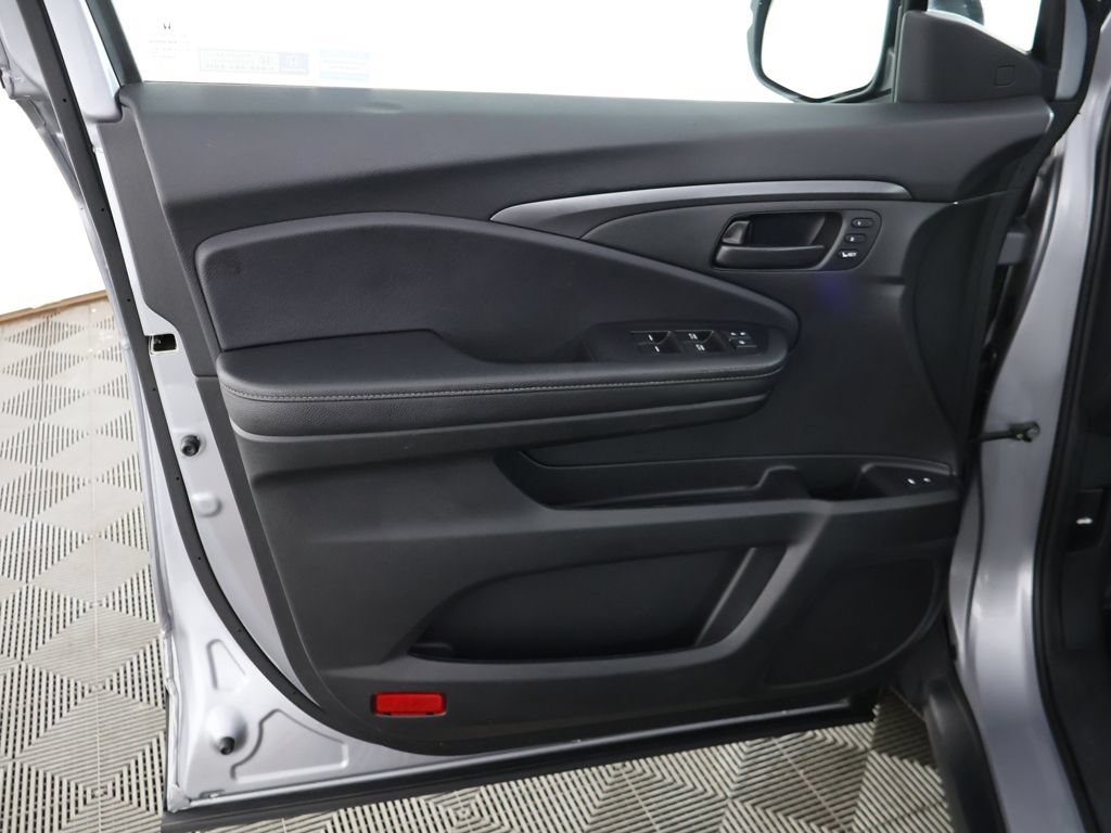 Used 2024 Honda Passport EX-L image 25