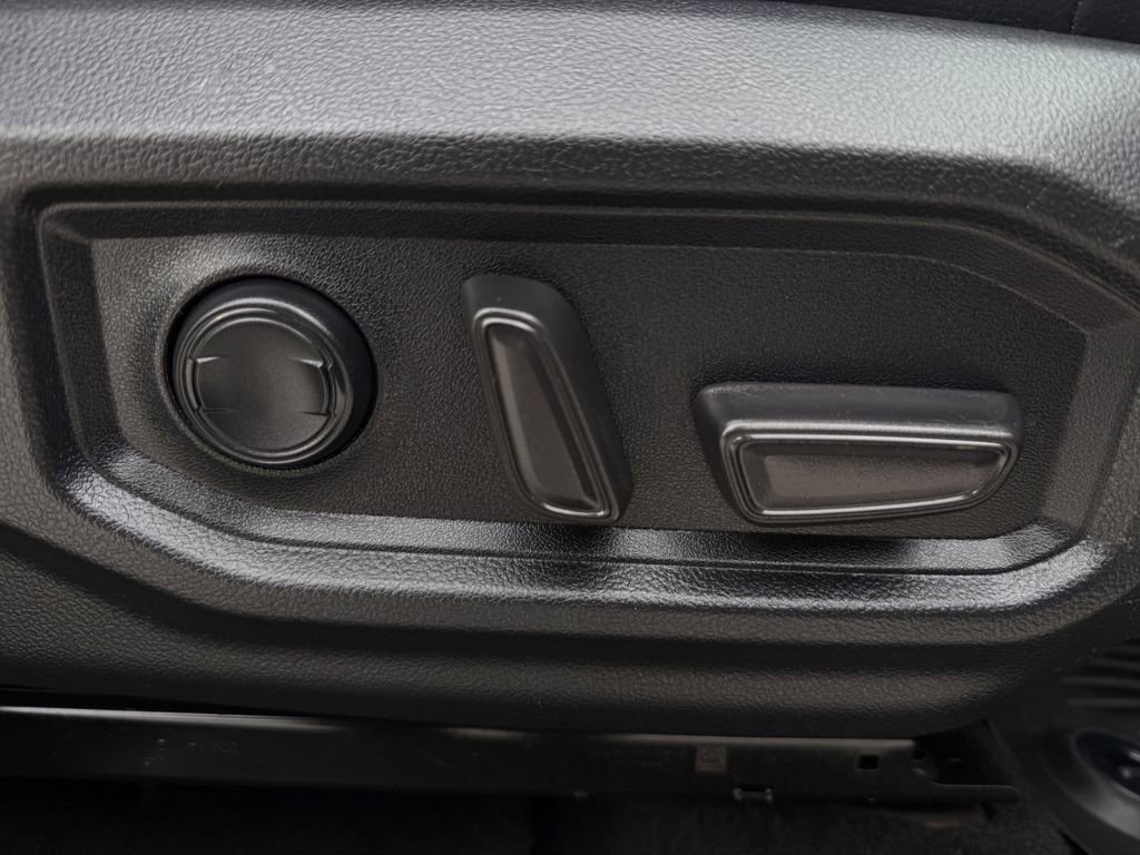 Used 2023 Toyota Tundra Limited w/ Power Package image 29