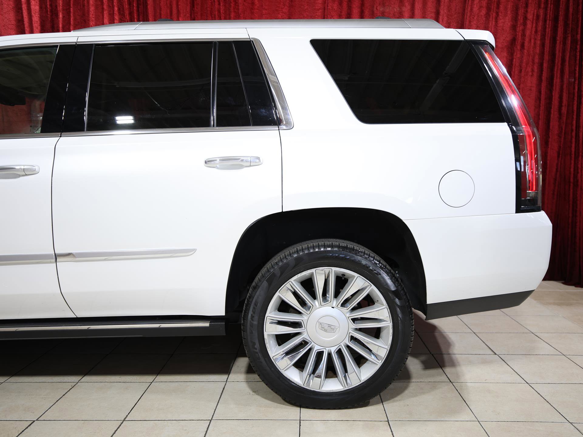 Used 2016 Cadillac Escalade Platinum AWD/4WD image 6
