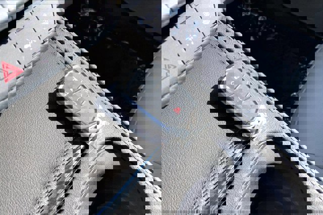 Used 2023 Cadillac XT4 Luxury w/ Cold Weather Package image 11