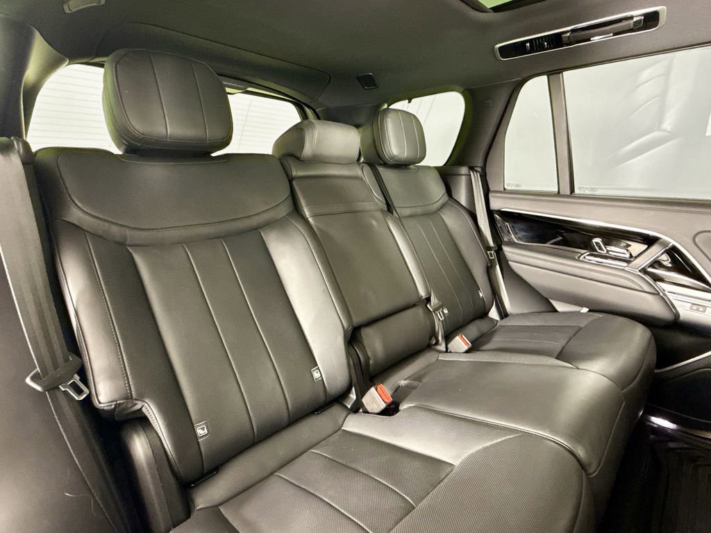 Used 2023 Land Rover Range Rover SE image 15