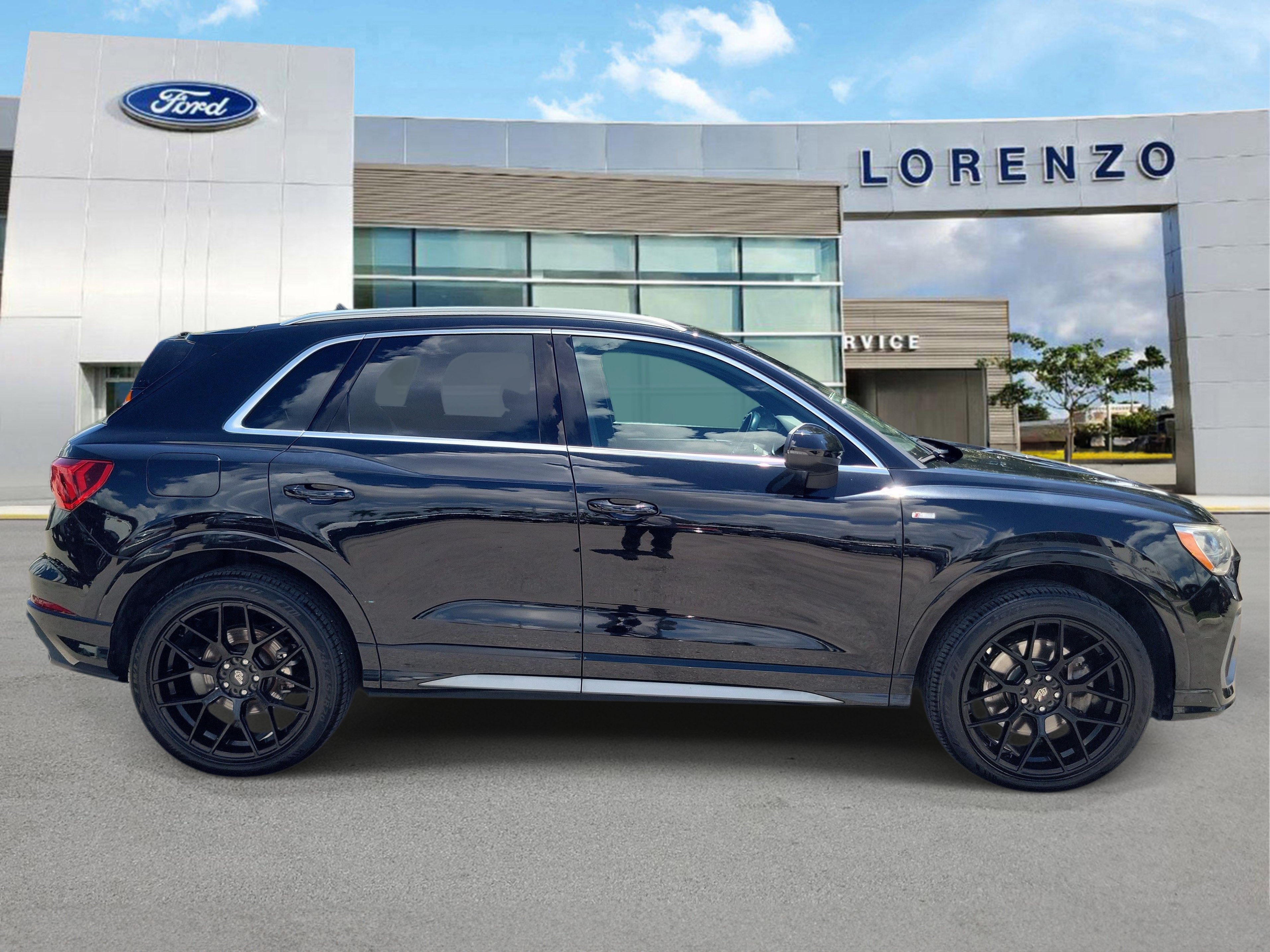 Used 2020 Audi Q3 2.0T Premium w/ Convenience Package AWD/4WD image 4