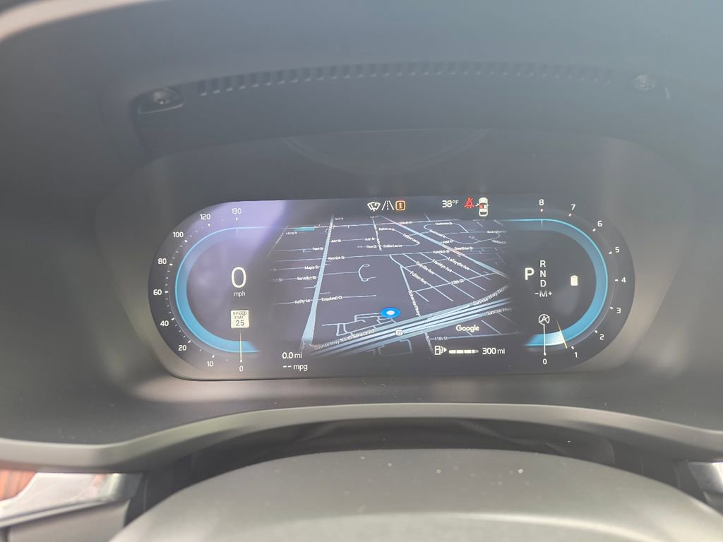 Used 2025 Volvo V60 B5 Cross Country Plus image 20