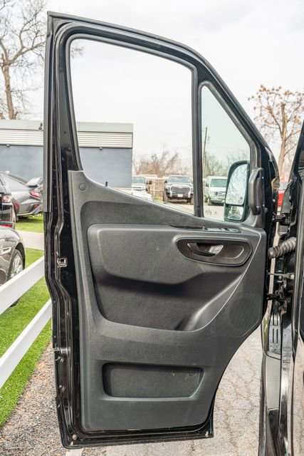 Used 2019 Mercedes-Benz Sprinter 2500 image 17