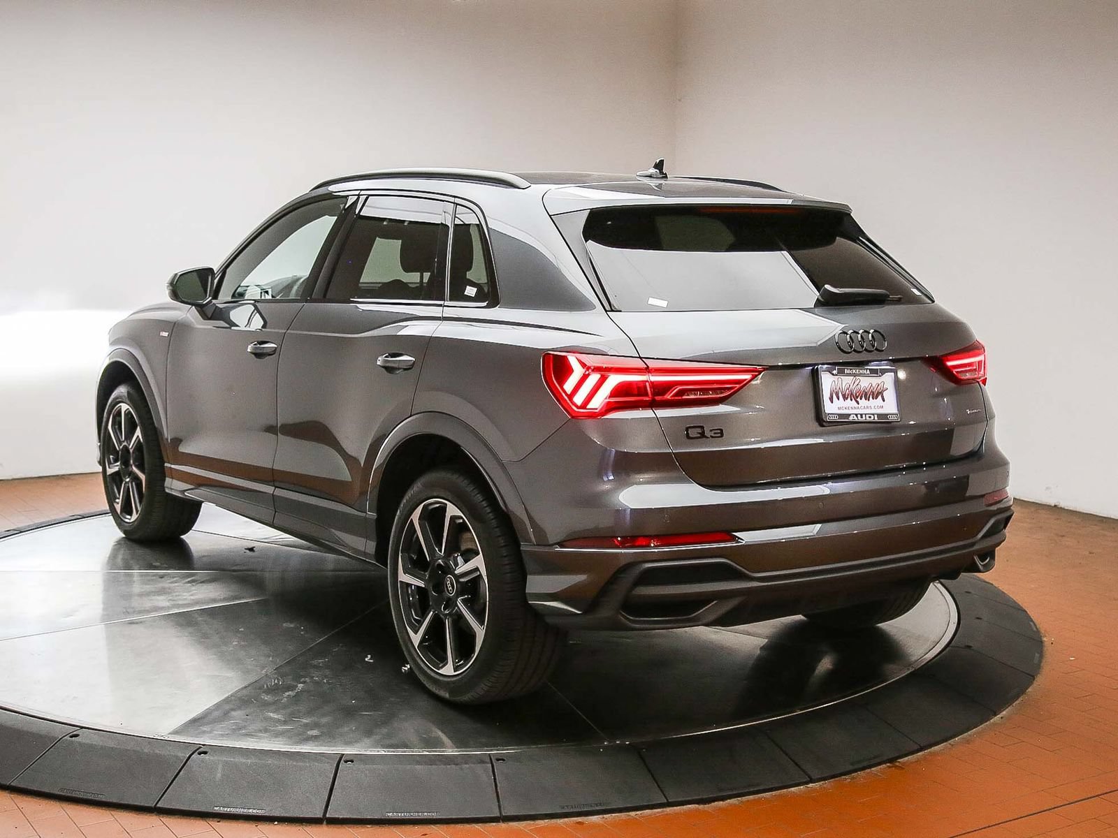Used 2025 Audi Q3 2.0T Premium Plus w/ Premium Plus Package AWD/4WD image 5