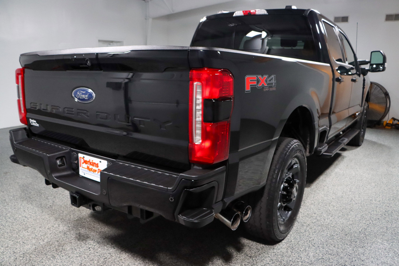 Used 2023 Ford F250 Lariat w/ Sport Appearance Package image 7