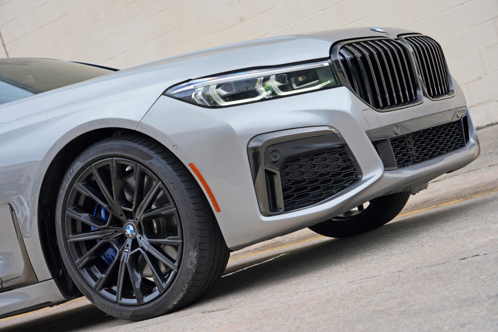 Used 2022 BMW 740i w/ M Sport Package RWD image 60