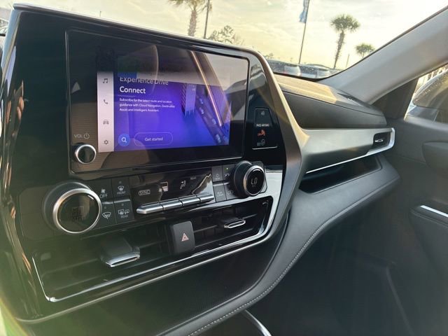 Used 2024 Toyota Highlander LE image 32