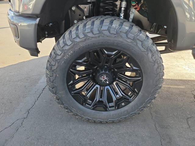New 2026 Ford F250 Lariat w/ Black Appearance Package image 31