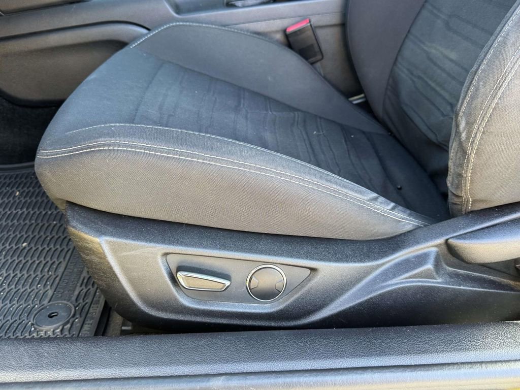 Used 2017 Ford Mustang GT w/ Black Accent Package RWD image 18