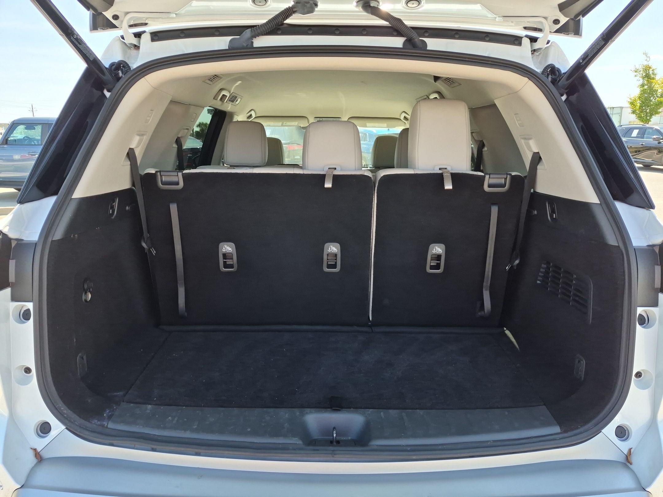 Certified 2025 Nissan Pathfinder SL AWD/4WD image 32