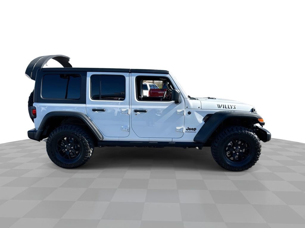 Used 2025 Jeep Wrangler Willys image 9