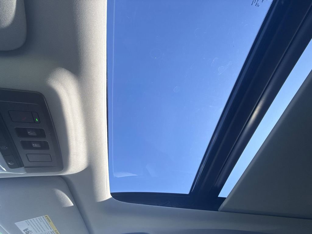 Used 2025 Nissan Pathfinder SL w/ SL Premium Package image 34