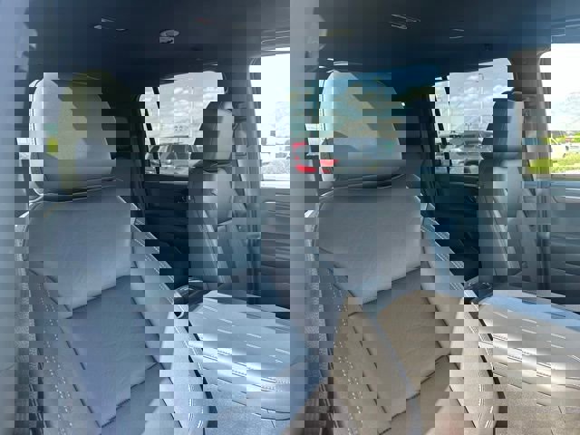 Certified 2025 Chevrolet Suburban Z71 image 18