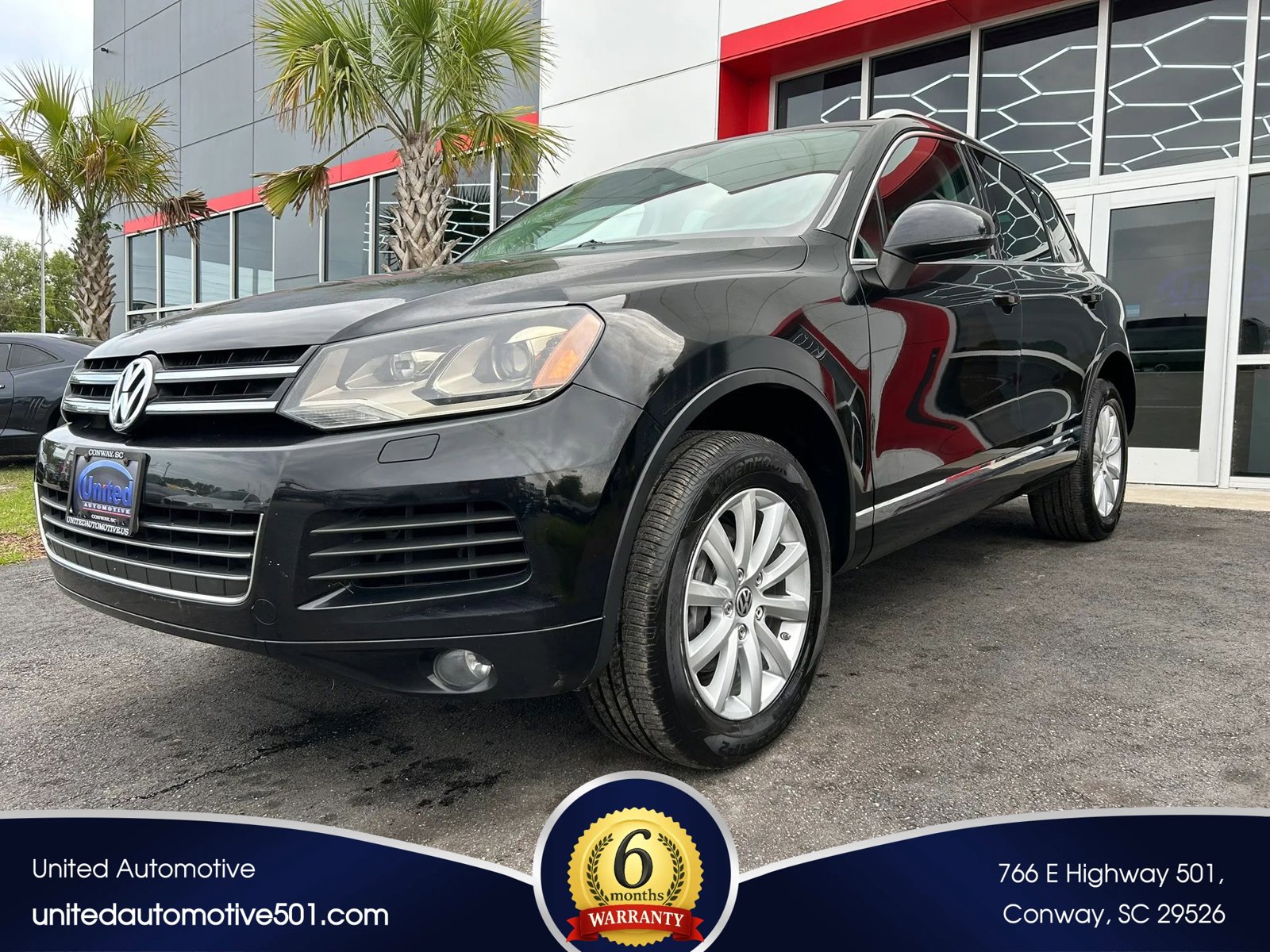 Used 2011 Volkswagen Touareg Sport image 1