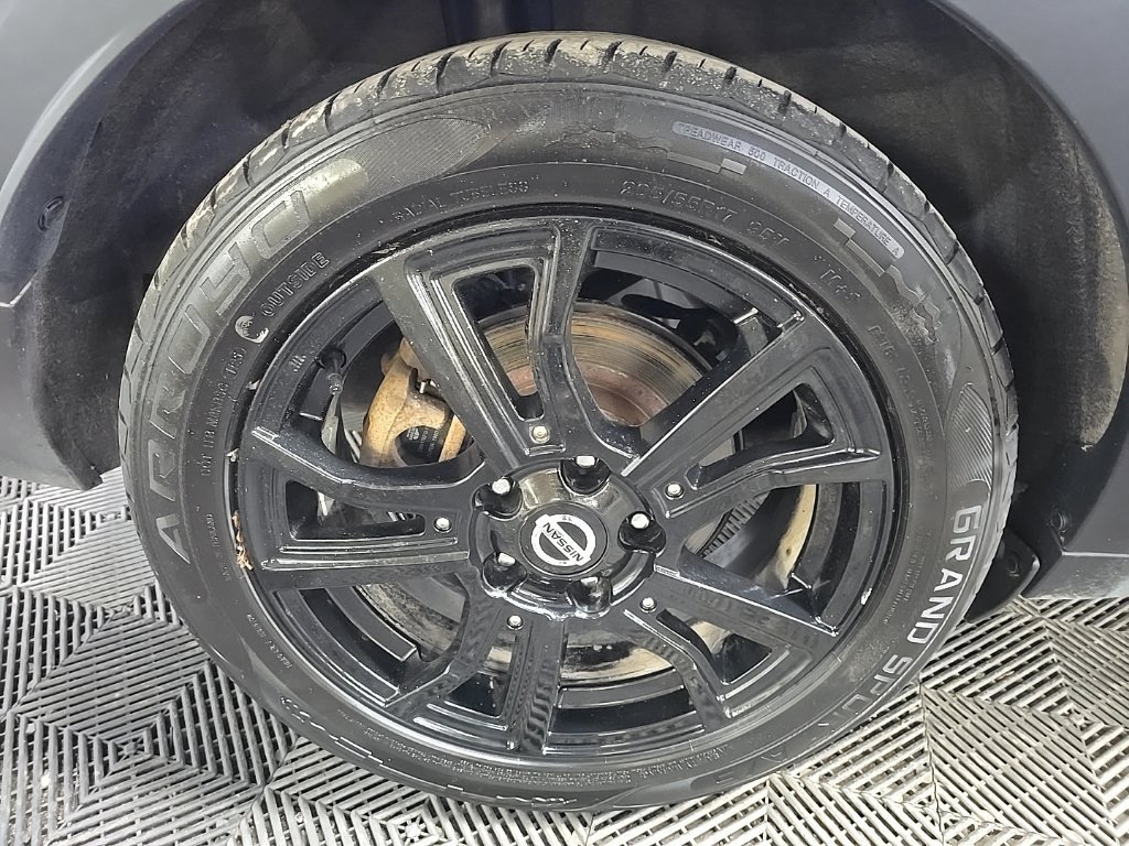 Used 2021 Nissan Kicks SR FWD image 14