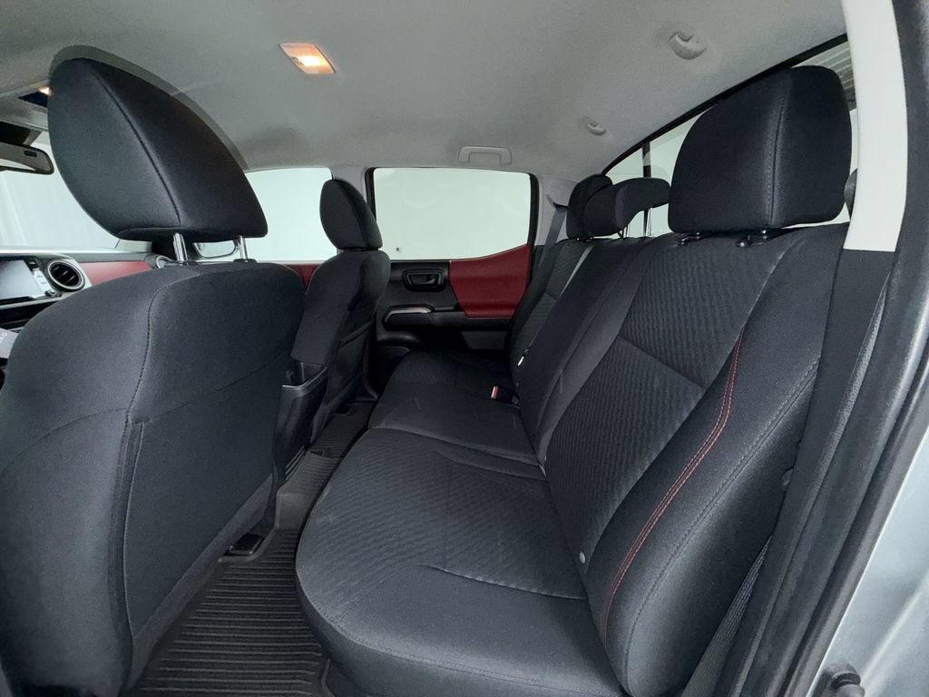 Certified 2022 Toyota Tacoma SR5 AWD/4WD image 19