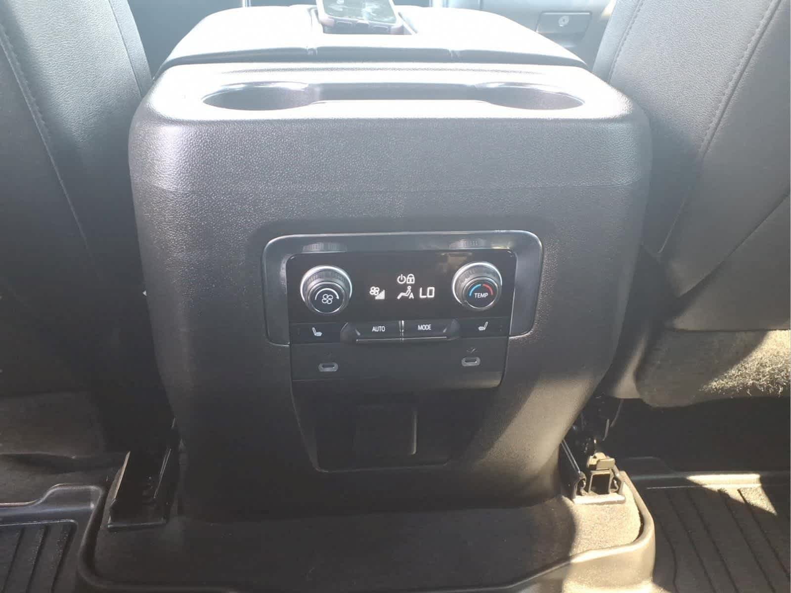 Used 2023 Chevrolet Suburban LT w/ Luxury Package AWD/4WD image 29