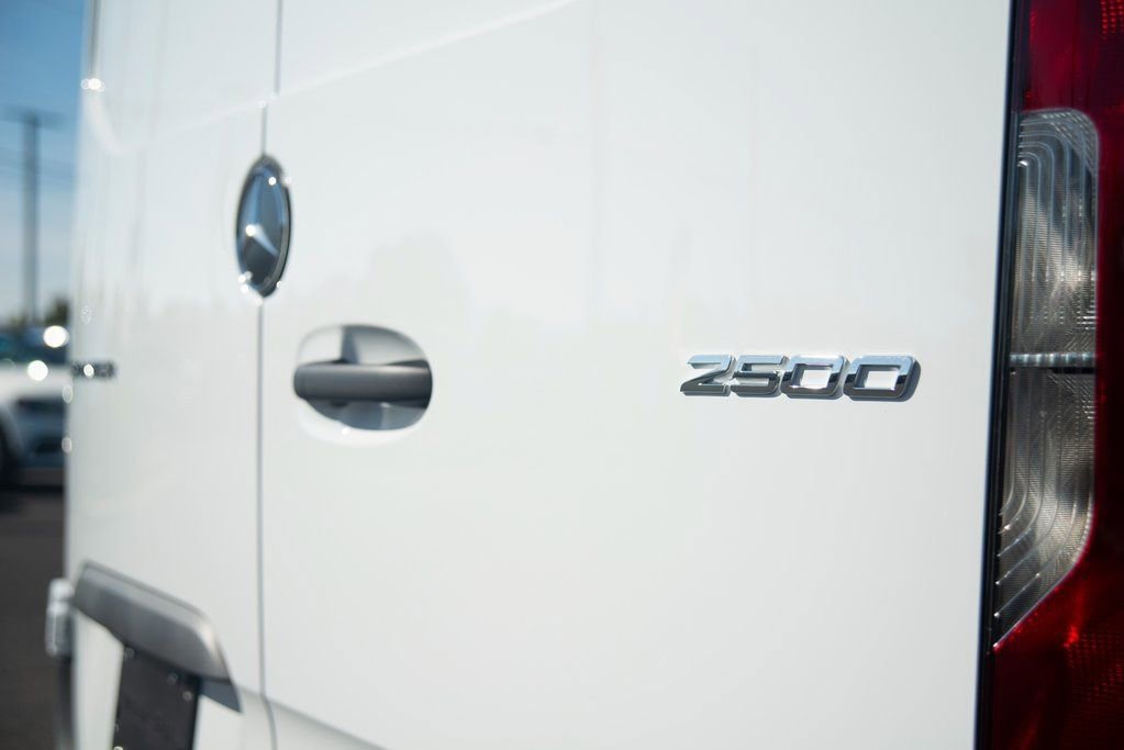 Used 2024 Mercedes-Benz Sprinter 2500 image 16
