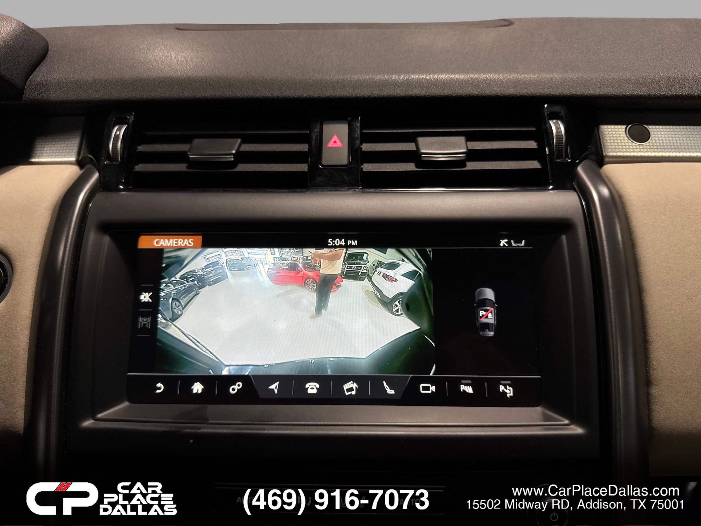 Used 2020 Land Rover Discovery Landmark AWD/4WD image 30