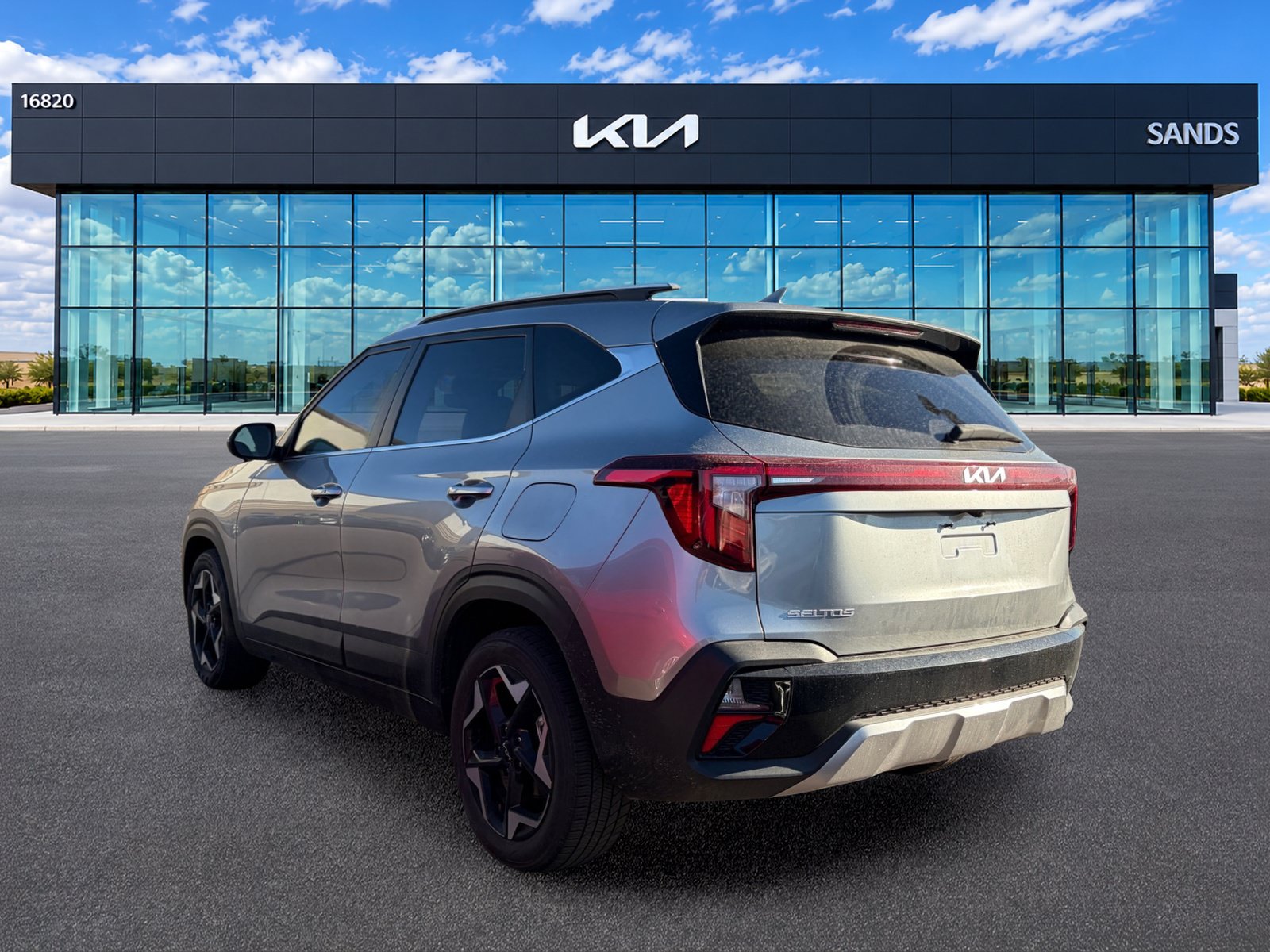 Certified 2024 Kia Seltos EX FWD image 4