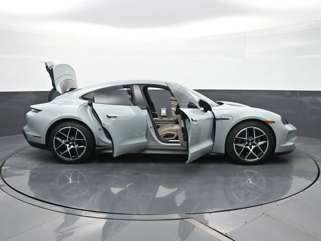 Certified 2025 Porsche Taycan AWD/4WD image 33