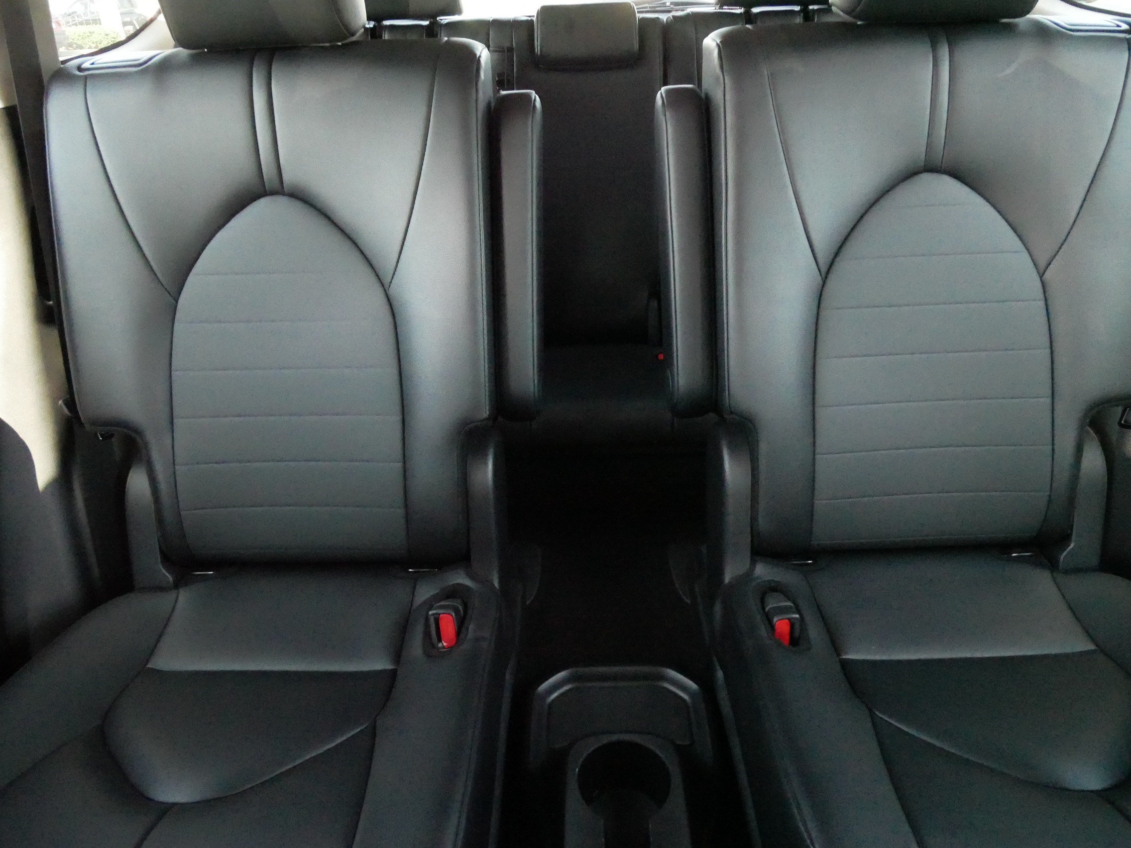 Used 2025 Toyota Highlander XLE AWD/4WD image 13