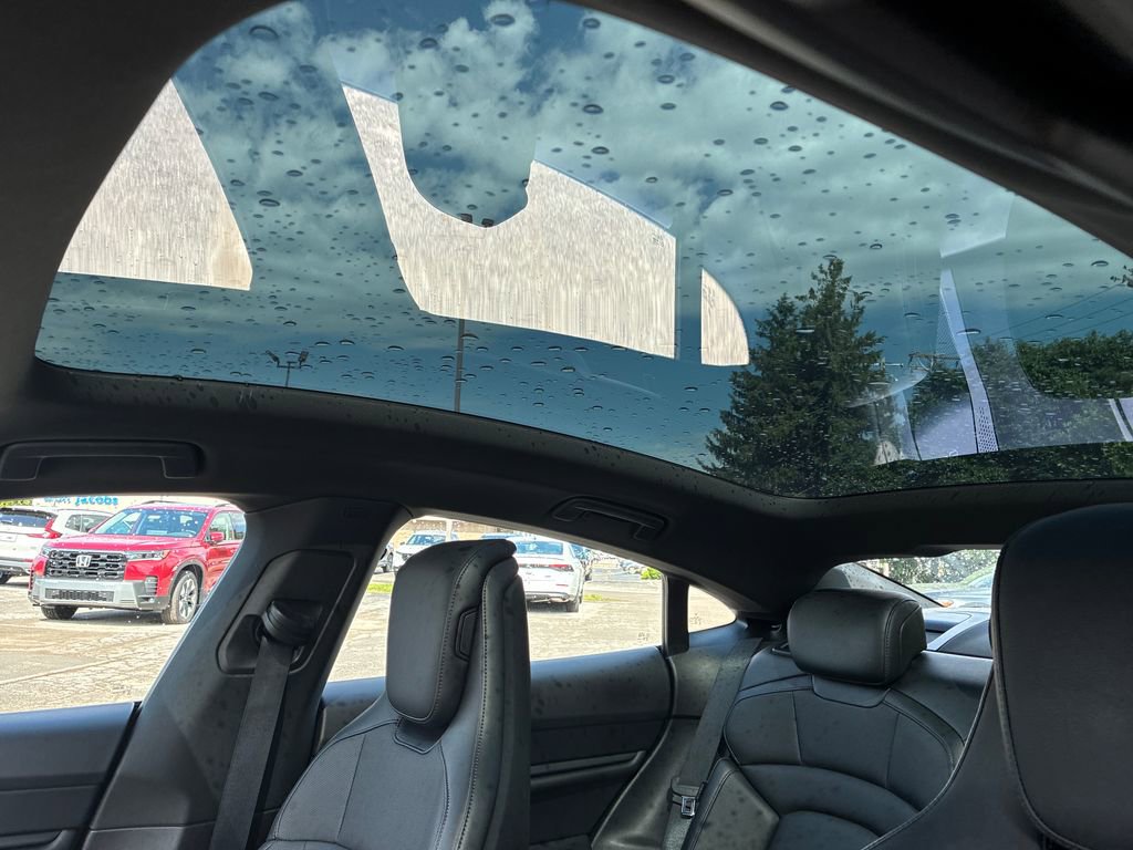 Used 2022 Porsche Taycan RWD image 17