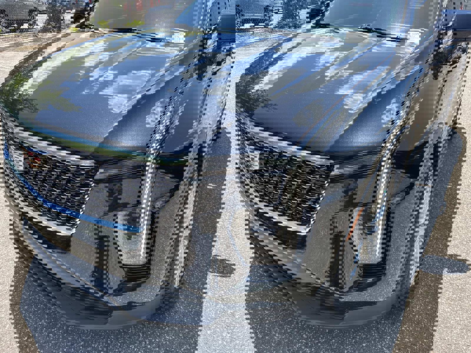 Used 2024 Cadillac XT4 Luxury w/ Cold Weather Package FWD image 9