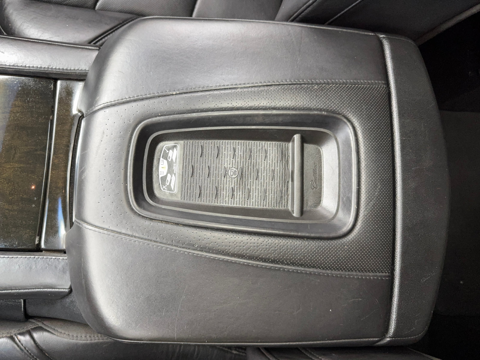 Used 2016 Cadillac Escalade Platinum AWD/4WD image 29