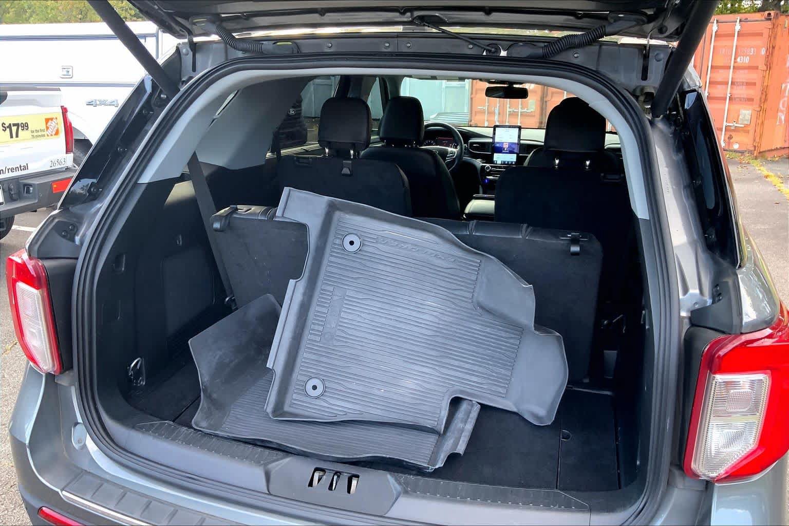 Used 2023 Ford Explorer Limited w/ Limited Technology Package RWD image 33