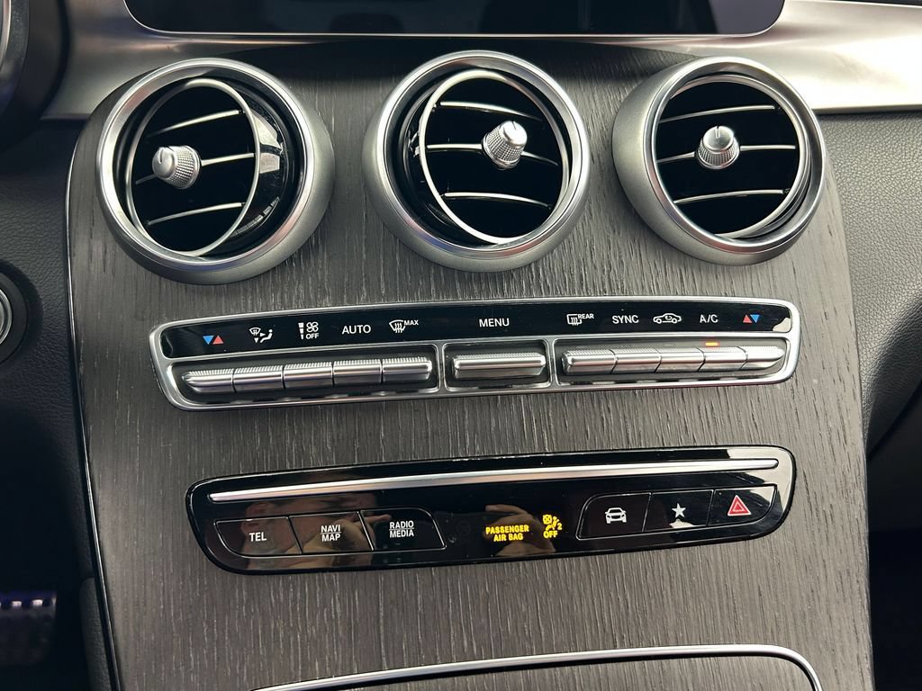 Used 2022 Mercedes-Benz GLC 300 4MATIC Coupe image 34