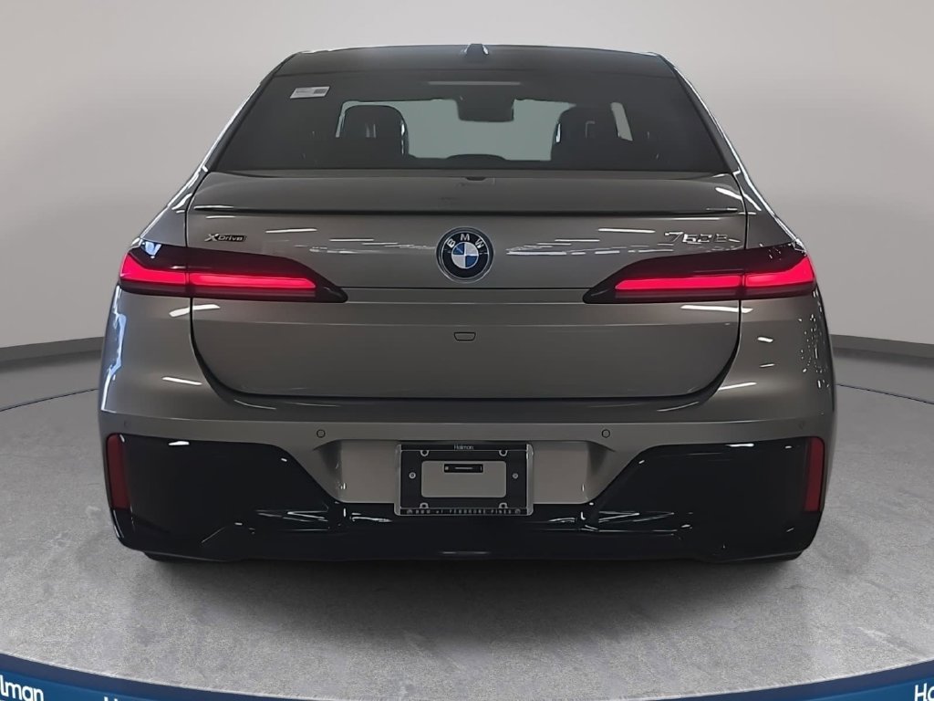 New 2026 BMW 750e xDrive w/ Premium Package AWD/4WD image 5
