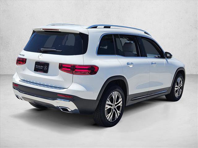 Used 2025 Mercedes-Benz GLB 250 image 2