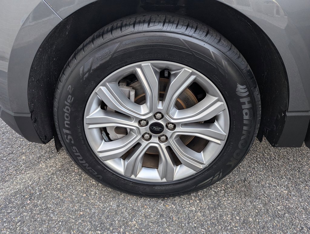 Used 2024 Ford Edge Titanium image 26