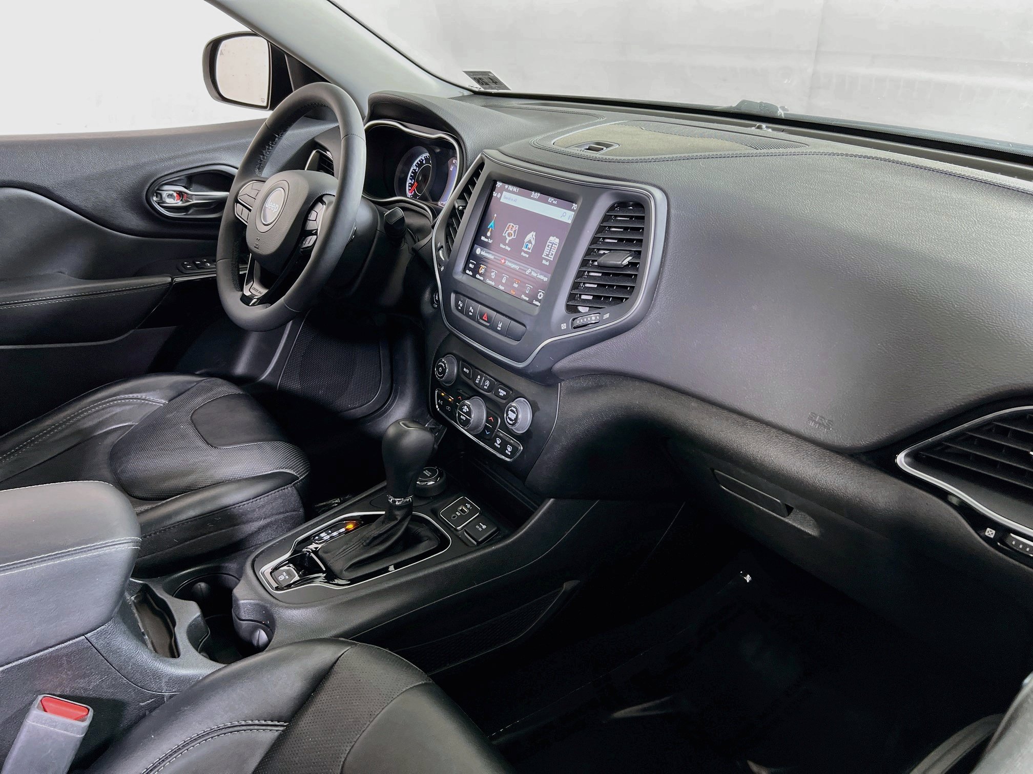 Used 2023 Jeep Cherokee Altitude Lux AWD/4WD image 28