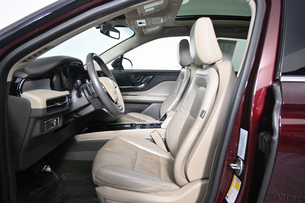 Used 2021 Lincoln Corsair AWD w/ Premium Package image 21