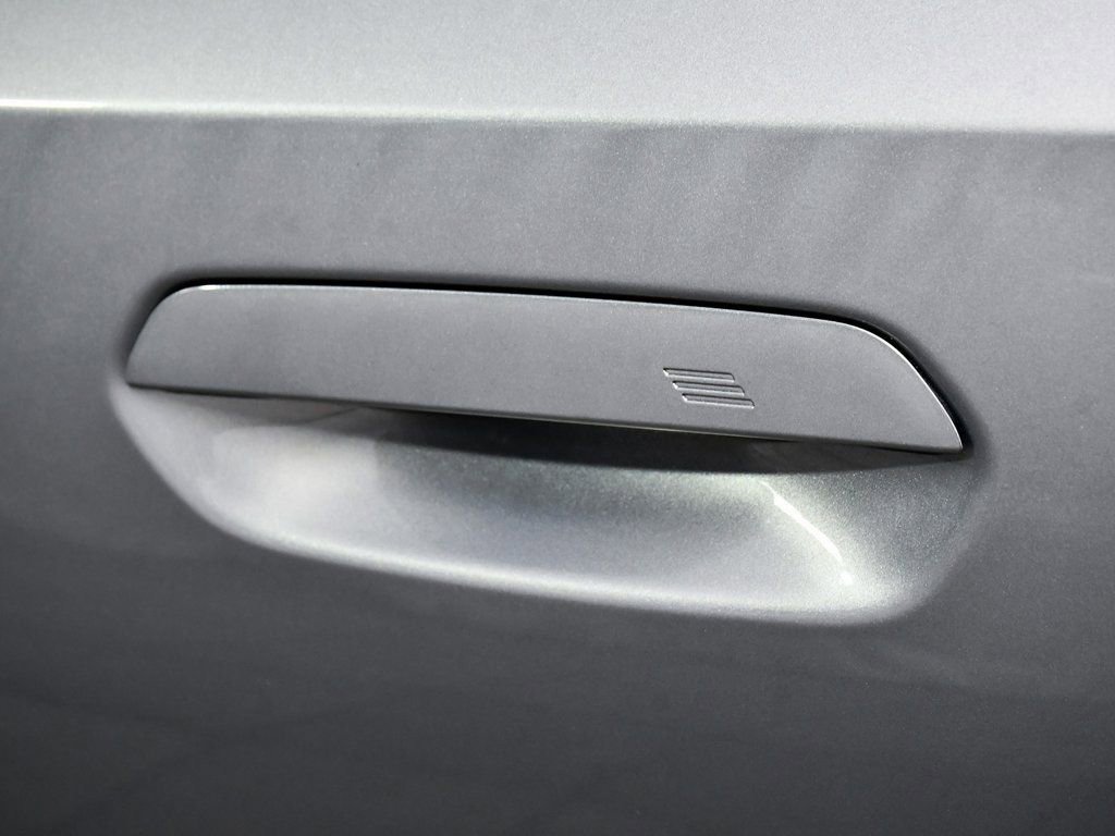 Used 2025 BMW i5 M60 w/ Executive Package image 12