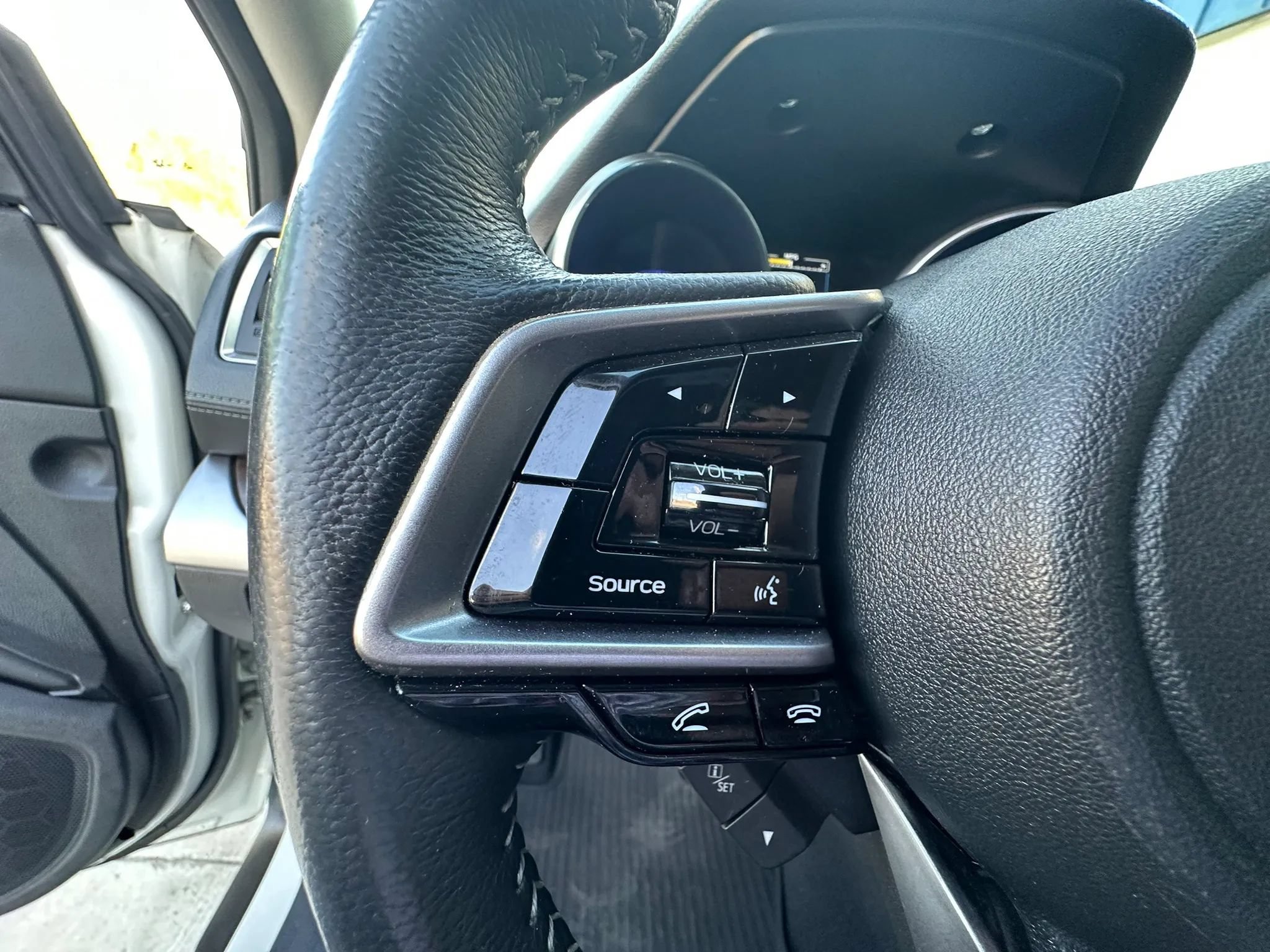 Used 2018 Subaru Outback 3.6R Limited AWD/4WD image 33