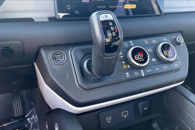 Used 2024 Land Rover Defender 110 X-Dynamic SE image 17