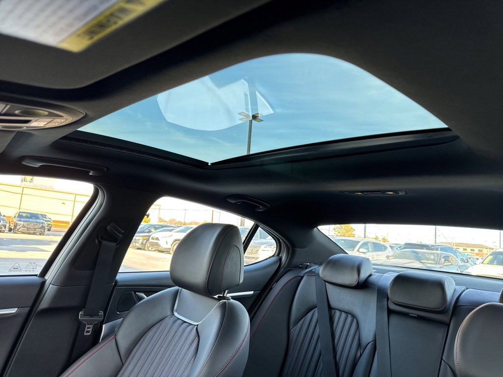 Used 2025 Genesis G70 2.5T w/ Sport Prestige Package image 19