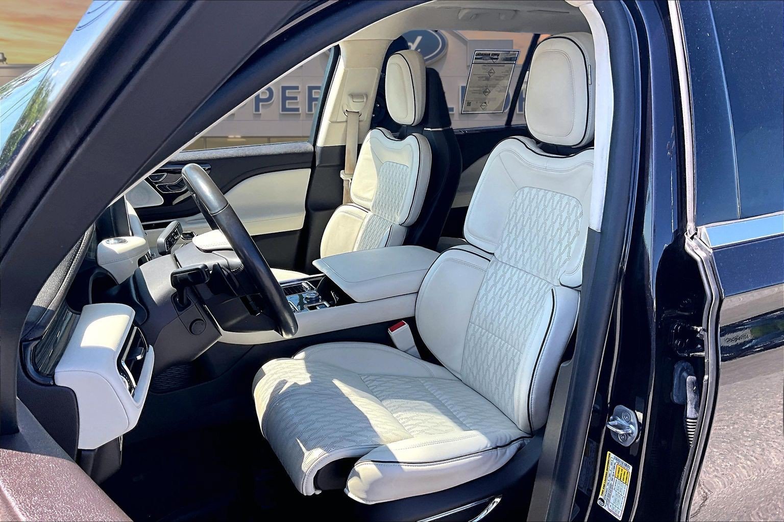 Used 2020 Lincoln Aviator Black Label w/ Dynamic Handling Package AWD/4WD image 24