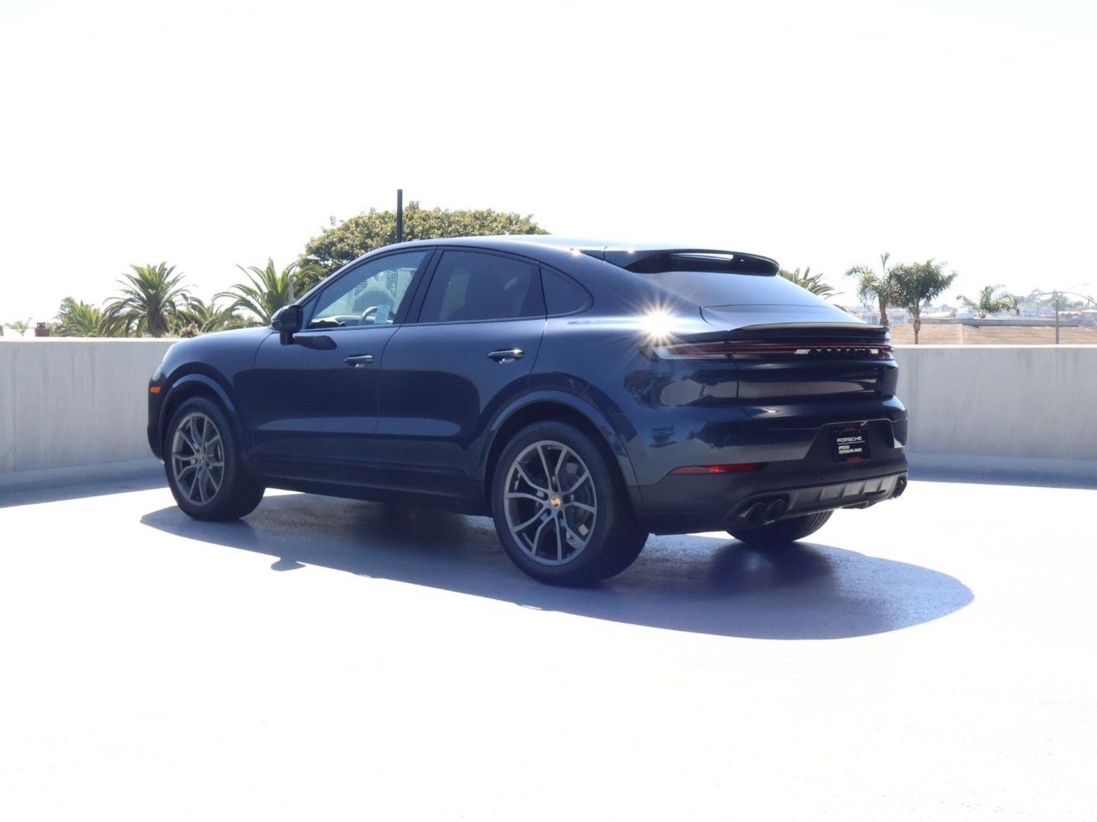 Certified 2024 Porsche Cayenne Coupe AWD/4WD image 3