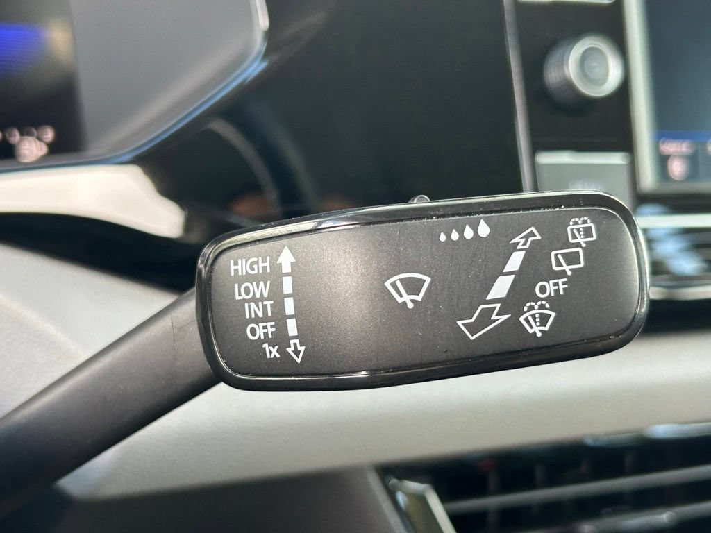 Certified 2023 Volkswagen Taos S FWD image 27