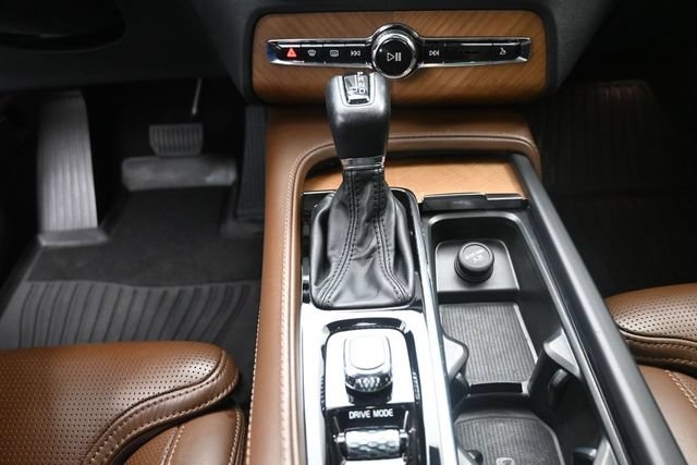 Used 2020 Volvo XC90 T6 Inscription w/ Protection Package Premier AWD/4WD image 13