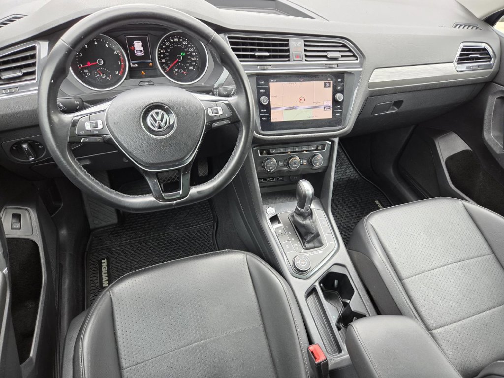 Used 2018 Volkswagen Tiguan SEL AWD/4WD image 17